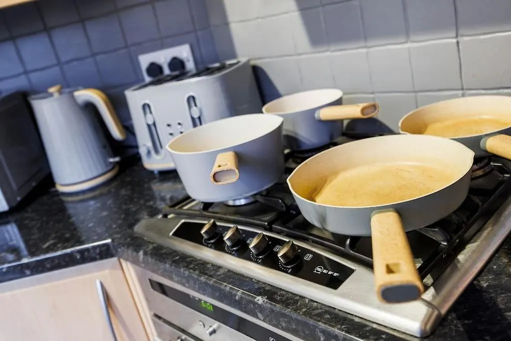 Stylish 3-Bed East London Home Contractors Parking Sleeps 5 Near Excel Londres Apartamento