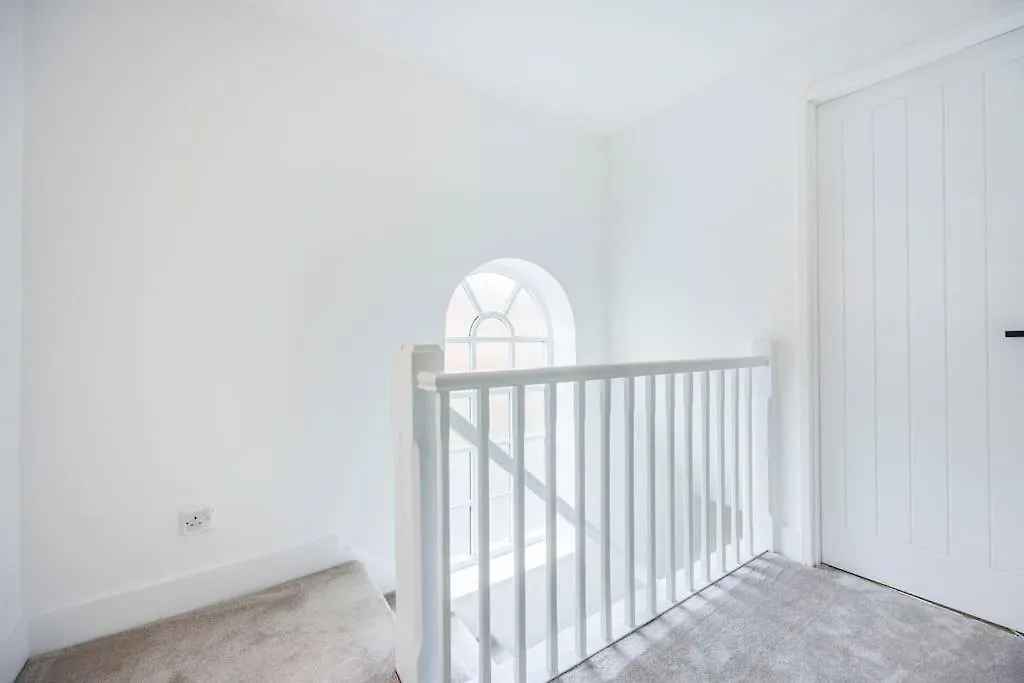 Stylish 3-Bed East London Home Contractors Parking Sleeps 5 Near Excel Londres Apartamento
