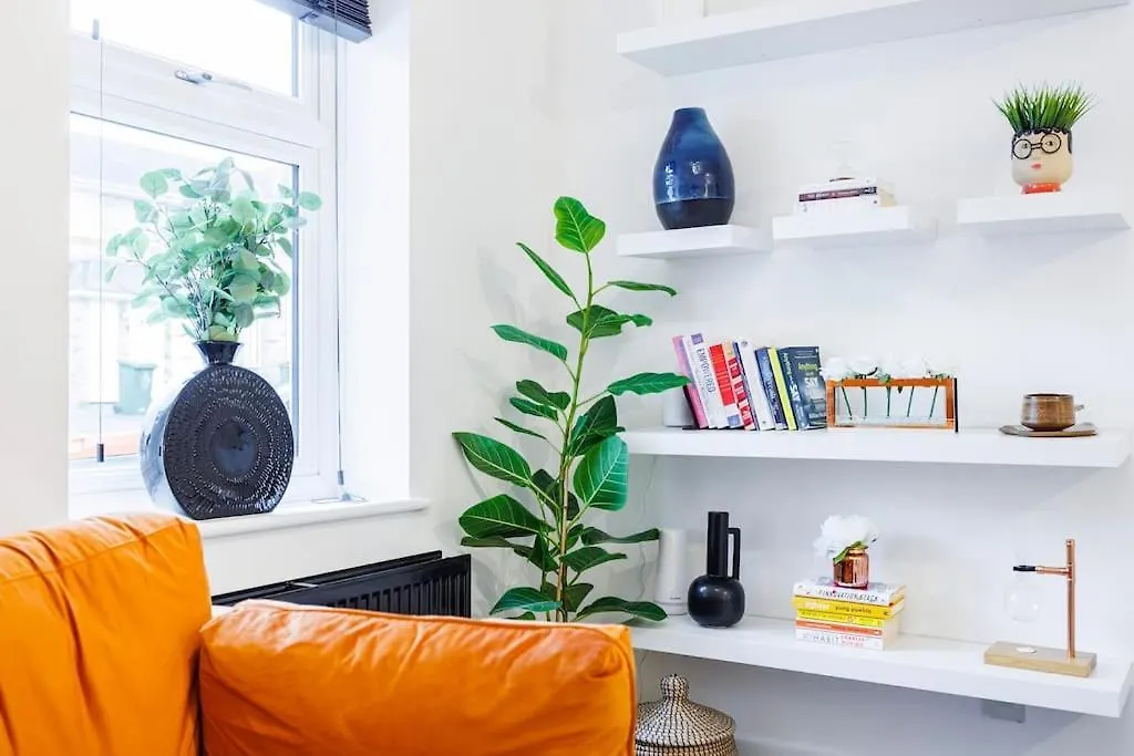 Stylish 3-Bed East London Home Contractors Parking Sleeps 5 Near Excel Londres