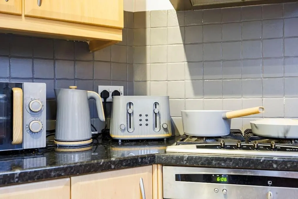 Stylish 3-Bed East London Home Contractors Parking Sleeps 5 Near Excel Londres Apartamento